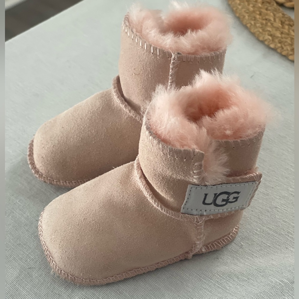 Infant “Erin” UGGS size XS 0/1